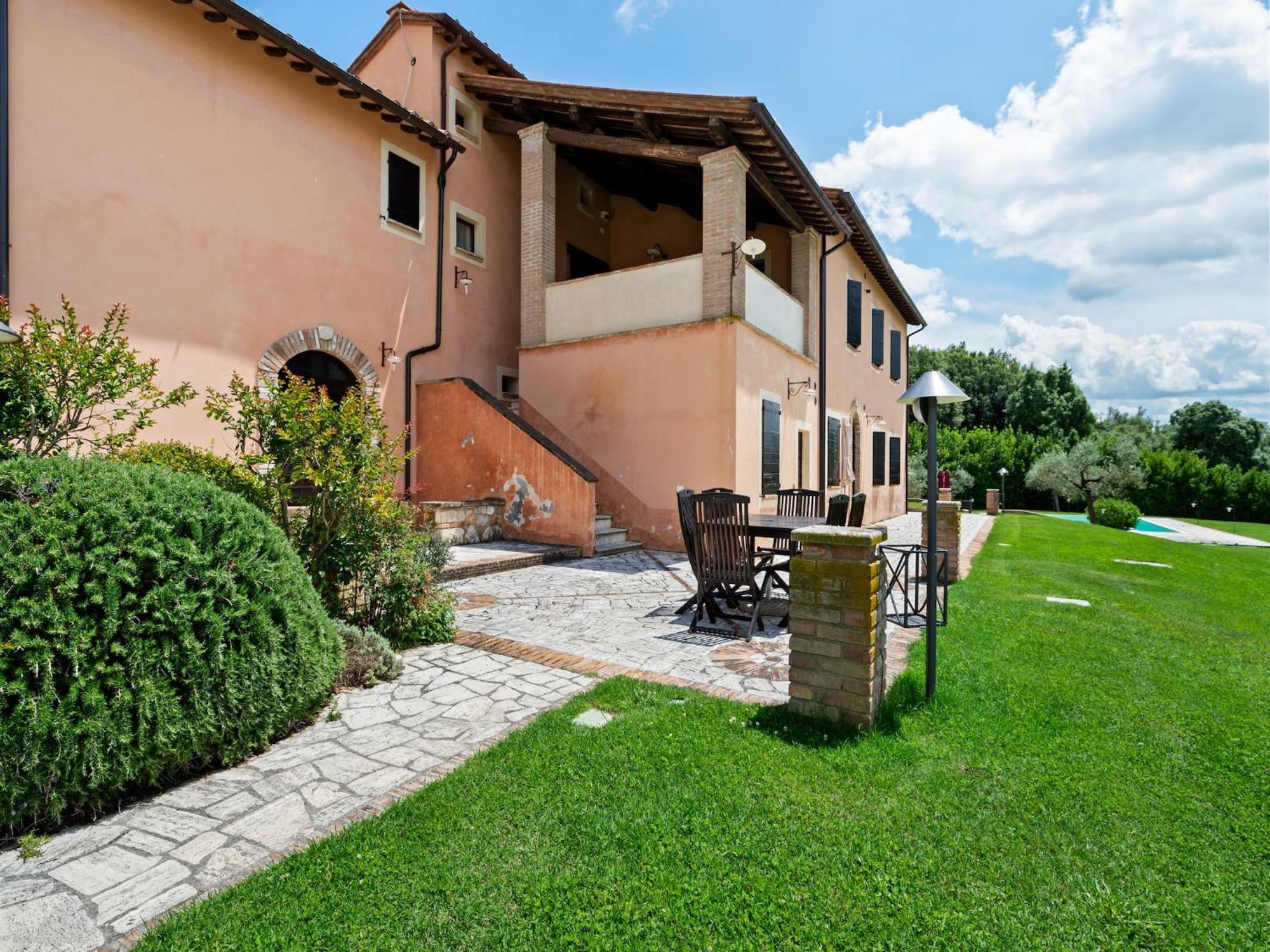 Elegant Apartment Only 1 Hour From Rome Narni Exterior photo